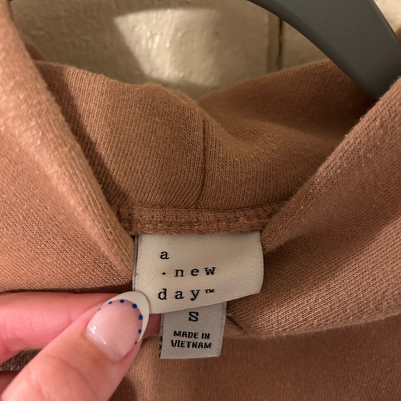 a new day Women's Cropped Hoodie Sweater - Mauve Taupe - Picture 2 of 2